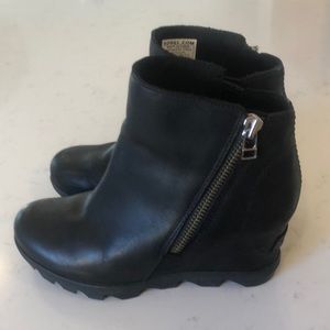 WOMEN'S JOAN OF ARCTIC™ WEDGE II ZIP BOOTIE